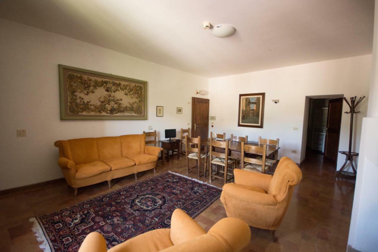 Appartement Casa Dei Lecci à Foligno Extérieur photo