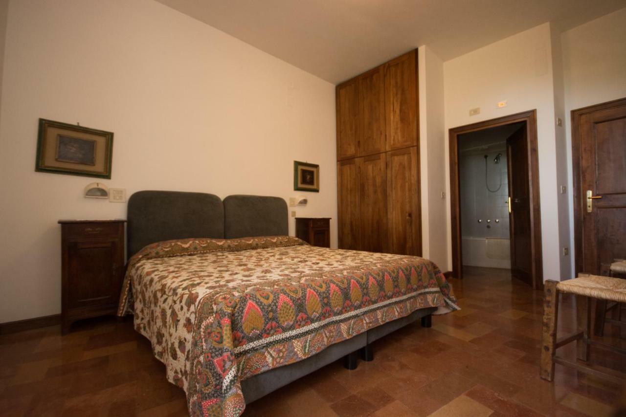 Appartement Casa Dei Lecci à Foligno Extérieur photo