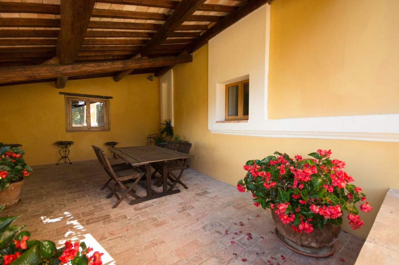 Appartement Casa Dei Lecci à Foligno Extérieur photo