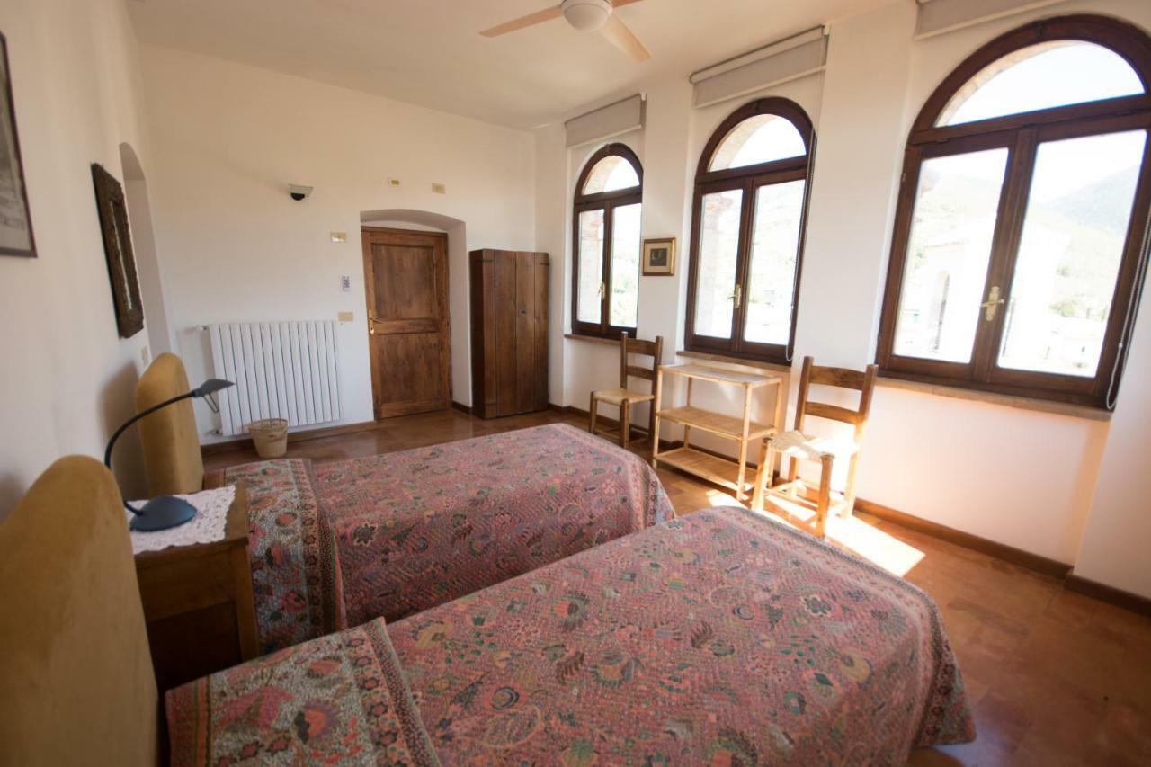 Appartement Casa Dei Lecci à Foligno Extérieur photo