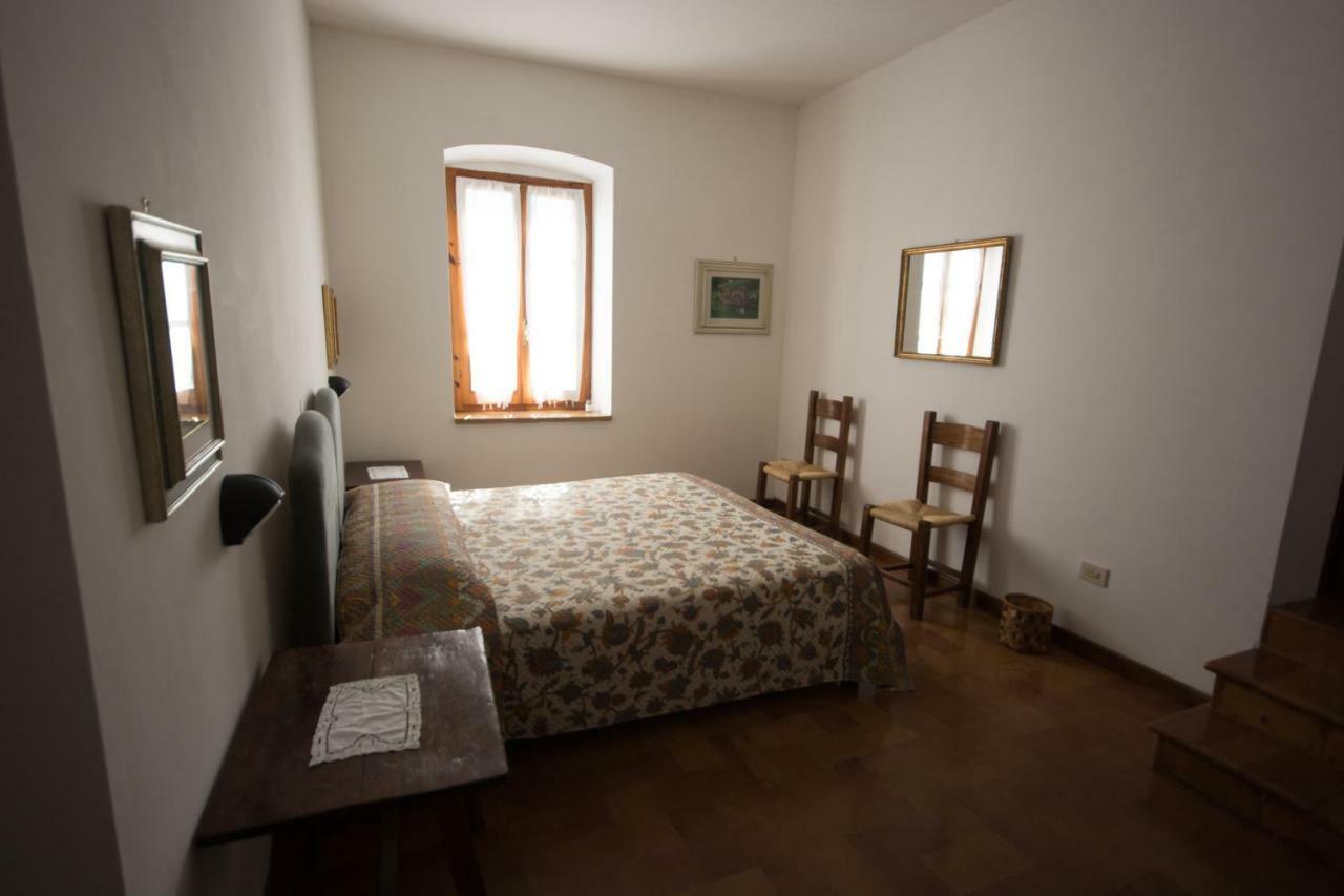 Appartement Casa Dei Lecci à Foligno Extérieur photo